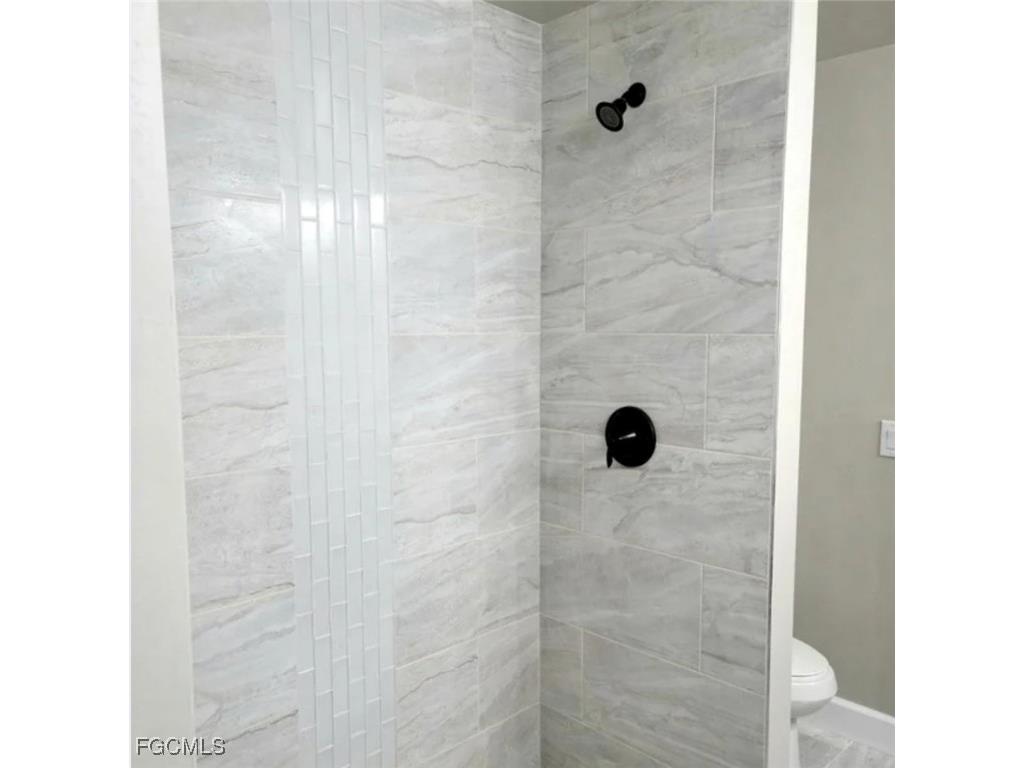 2613 Lafayette Street Fort Myers FL 33916 2025008047 image8