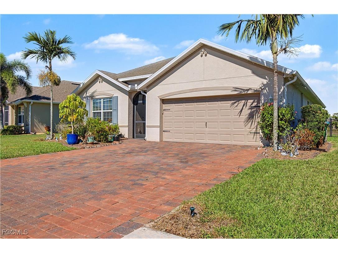 2613 Manzilla Lane Cape Coral FL 33909 2026002539 image3