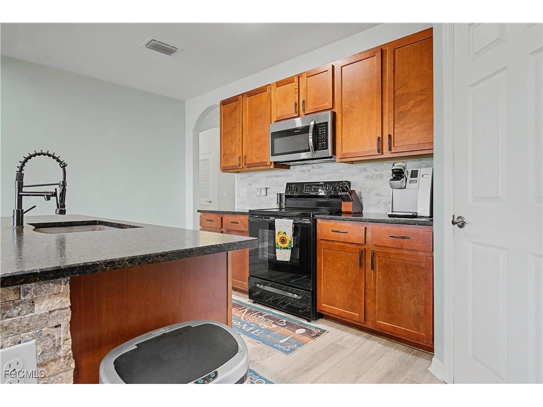 2613 Manzilla Lane Cape Coral FL 33909 2026002539 image6
