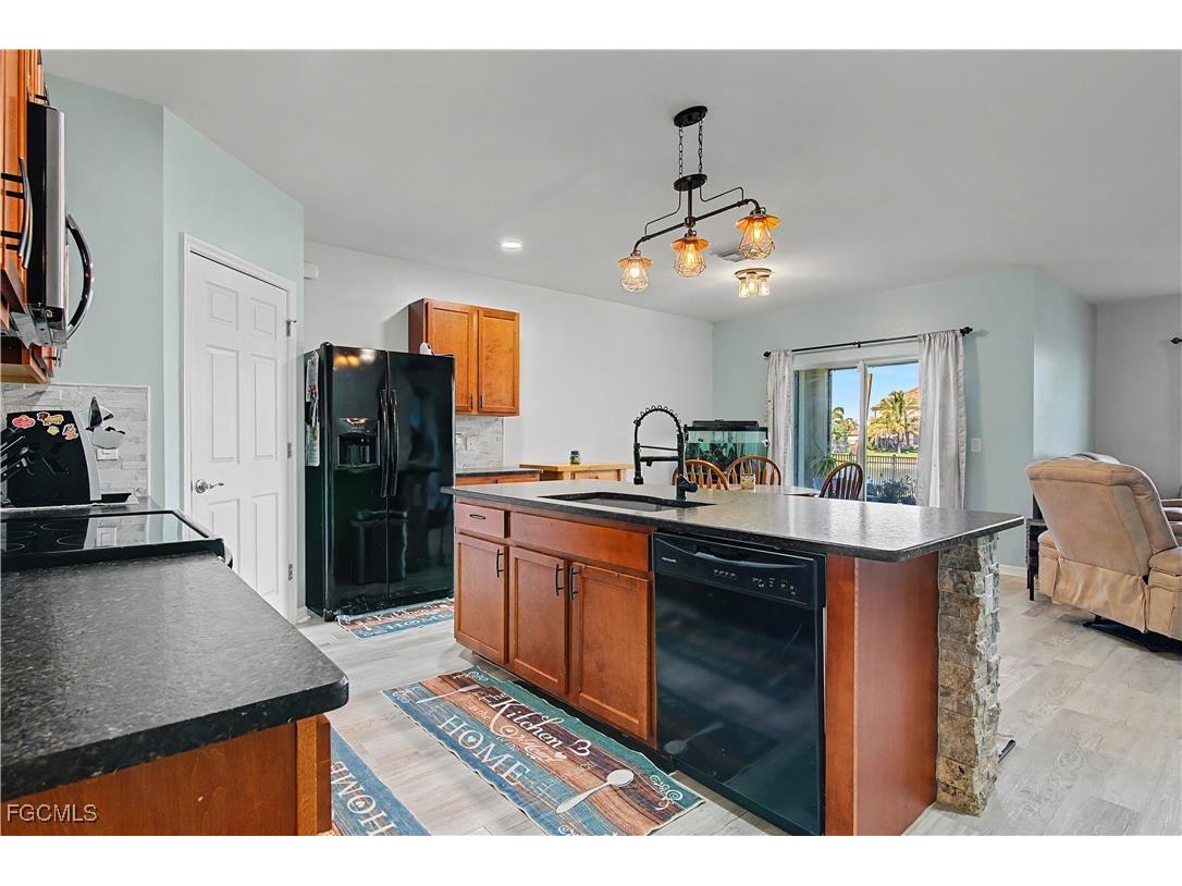 2613 Manzilla Lane Cape Coral FL 33909 2026002539 image8