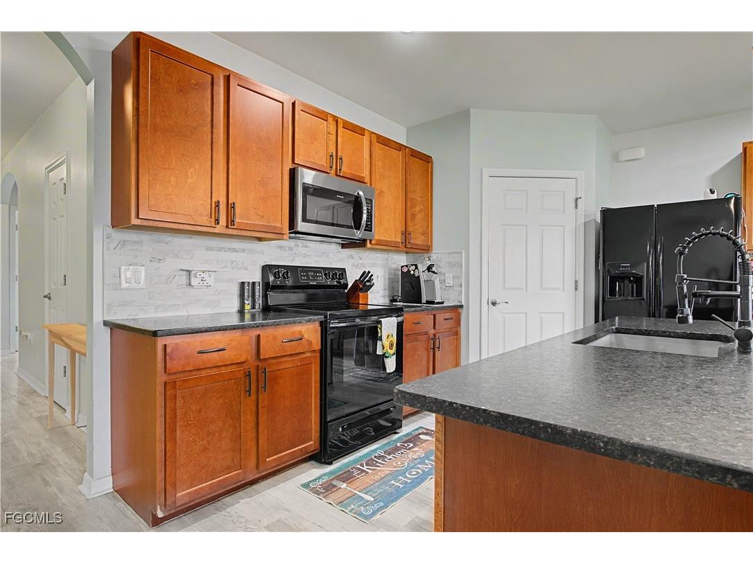 2613 Manzilla Lane Cape Coral FL 33909 2026002539 image9