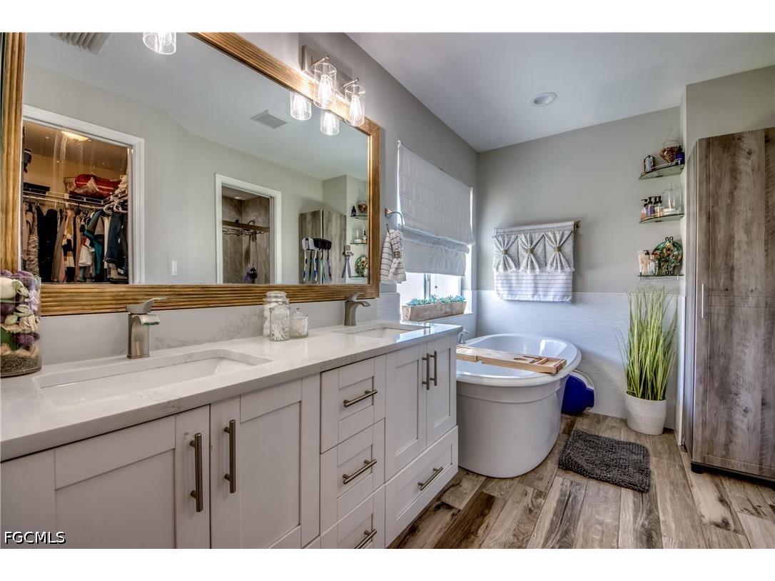 2613 SW 7th Place Cape Coral FL 33914 2026015605 image23