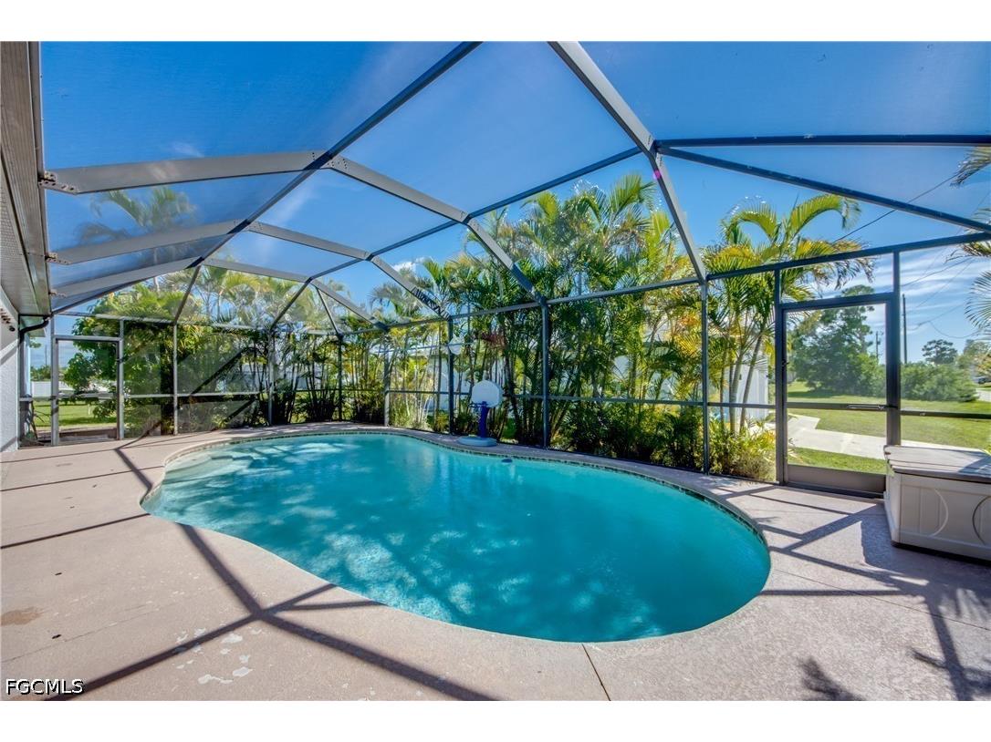 2613 SW 7th Place Cape Coral FL 33914 2026015605 image38