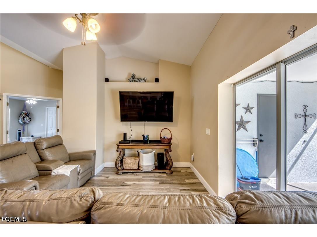 2613 SW 7th Place Cape Coral FL 33914 2026015605 image5