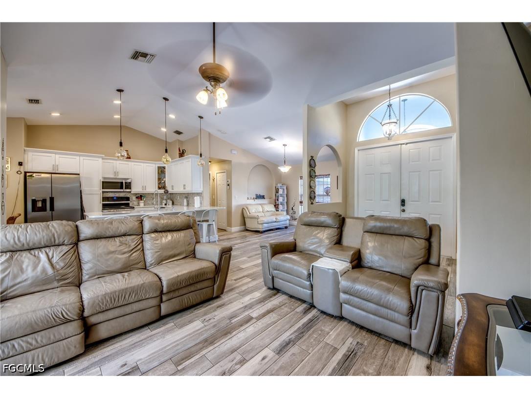 2613 SW 7th Place Cape Coral FL 33914 2026015605 image7