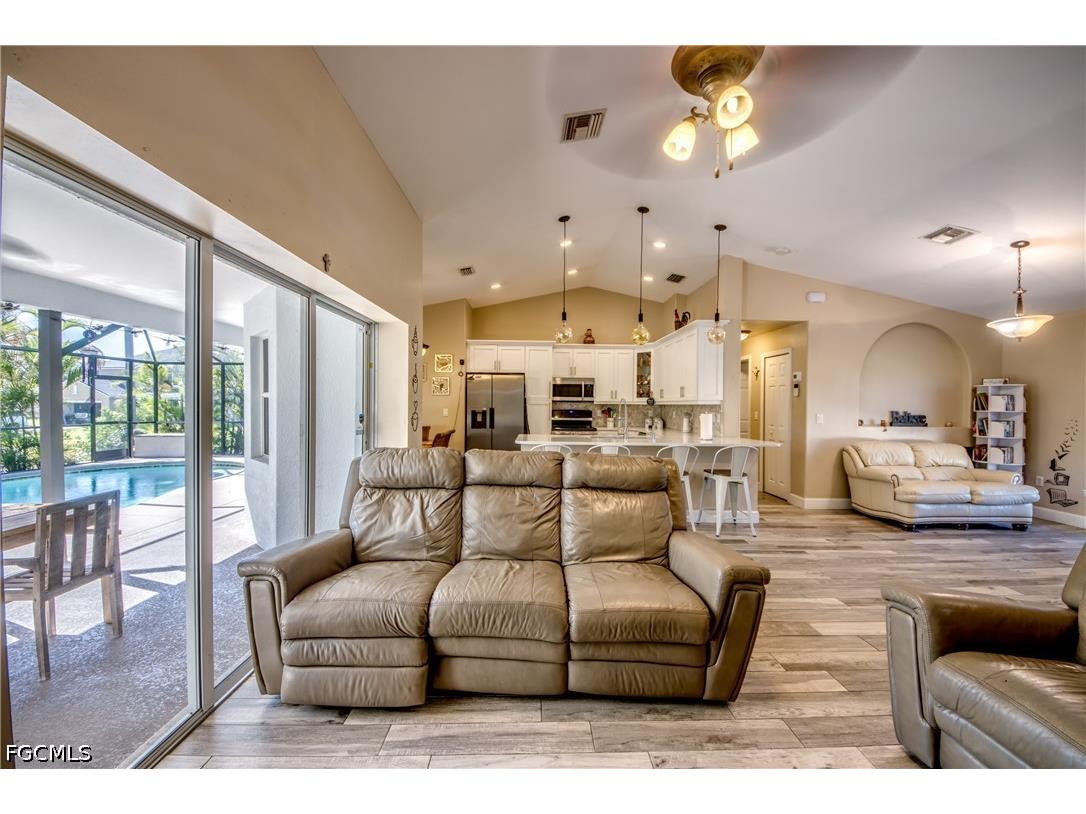2613 SW 7th Place Cape Coral FL 33914 2026015605 image8