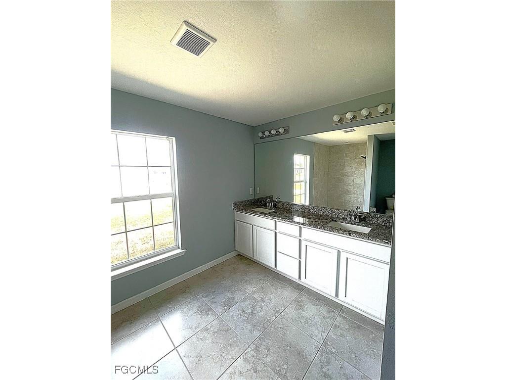 2614 NE 6th Place Cape Coral FL 33909 2025024736 image7