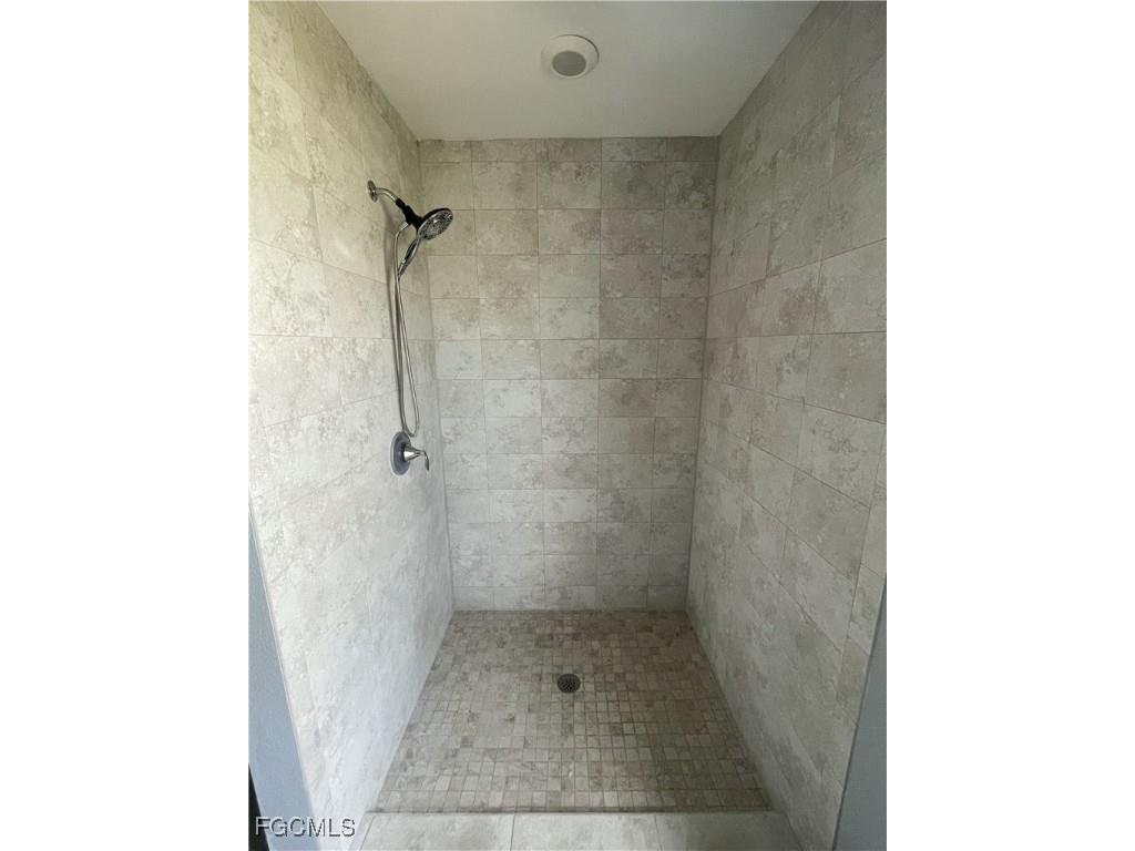 2614 NE 6th Place Cape Coral FL 33909 2025024736 image8