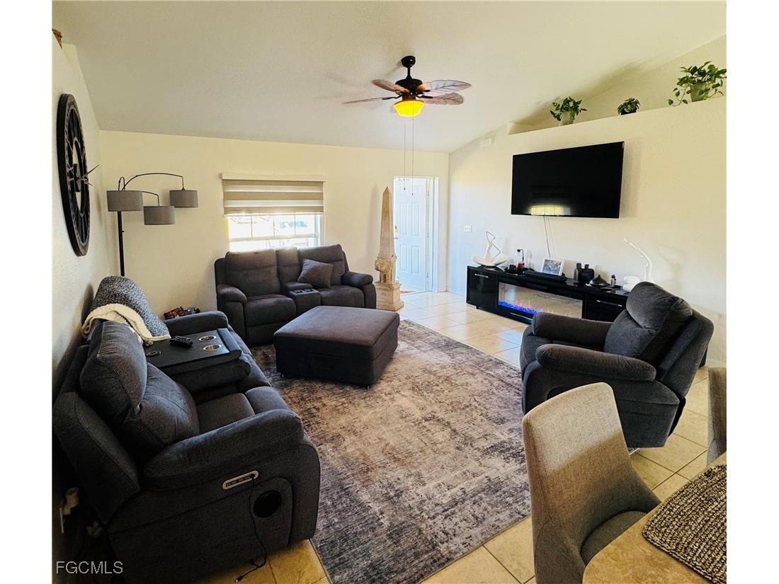 2614 NW 10th Terrace Cape Coral FL 33993 2025025777 image3