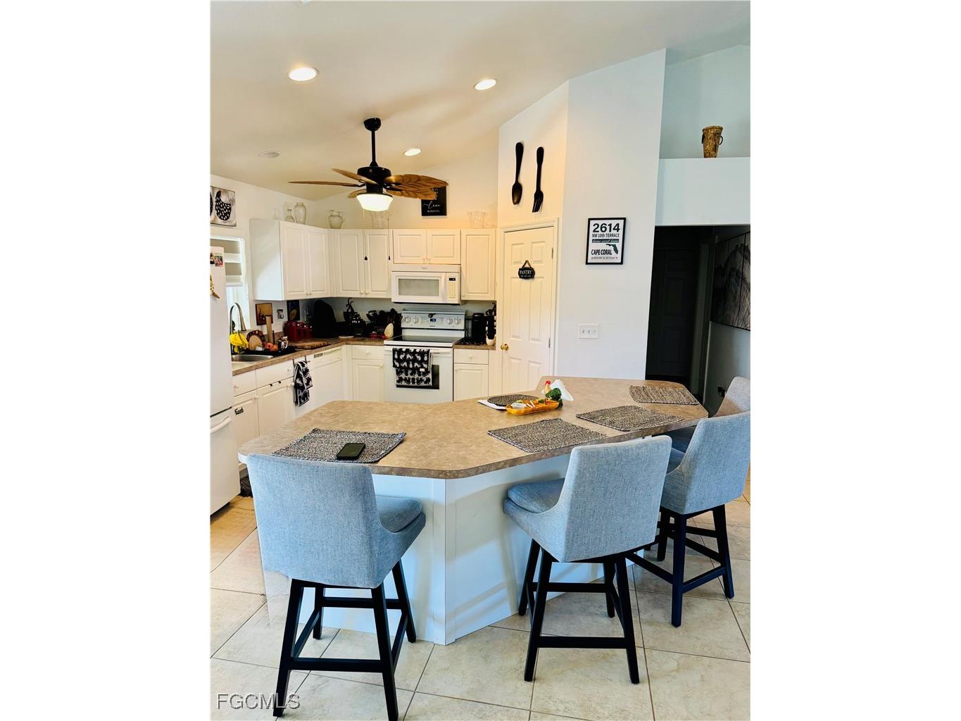 2614 NW 10th Terrace Cape Coral FL 33993 2025025777 image4