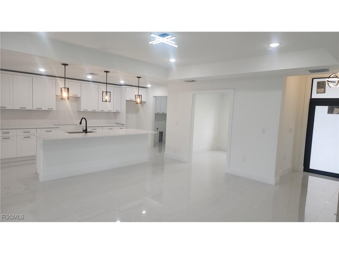 2615 40th Street W Lehigh Acres FL 33971 2025020089 image4