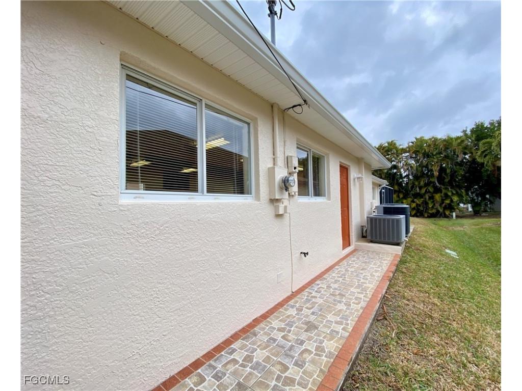 2615 SW 52nd Lane Cape Coral FL 33914 2026006598 image41