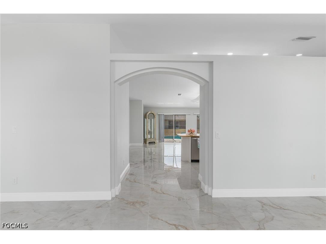  Cape Coral FL 33914 2026015602 image4