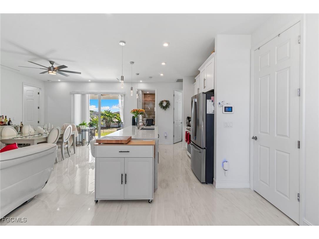 2617 42nd Street SW Lehigh Acres FL 33976 2025023671 image6