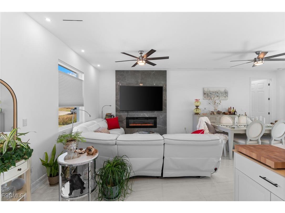 2617 42nd Street SW Lehigh Acres FL 33976 2025023671 image8