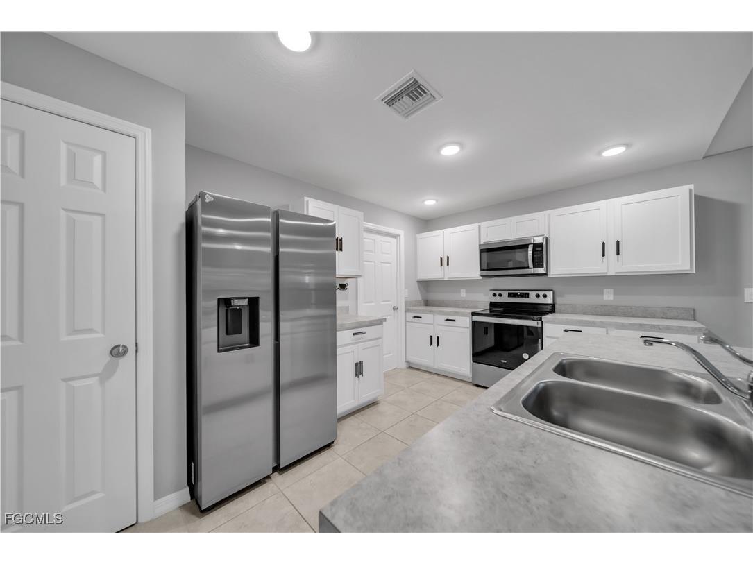 2617 53rd Street W Lehigh Acres FL 33971 2026003285 image3