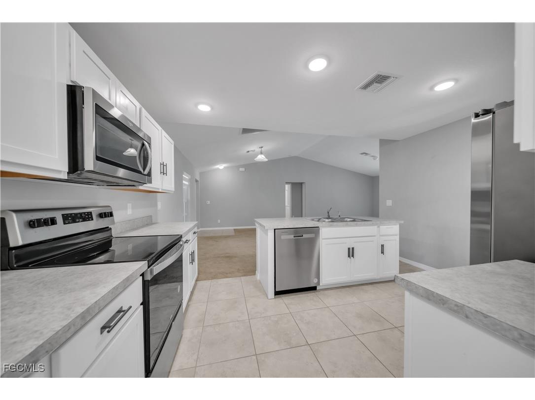 2617 53rd Street W Lehigh Acres FL 33971 2026003285 image4