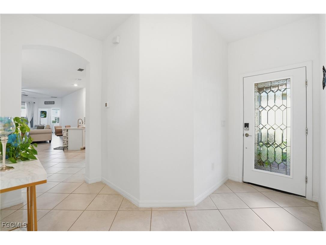 2617 Vine Avenue Naples FL 34120 2025020314 image2