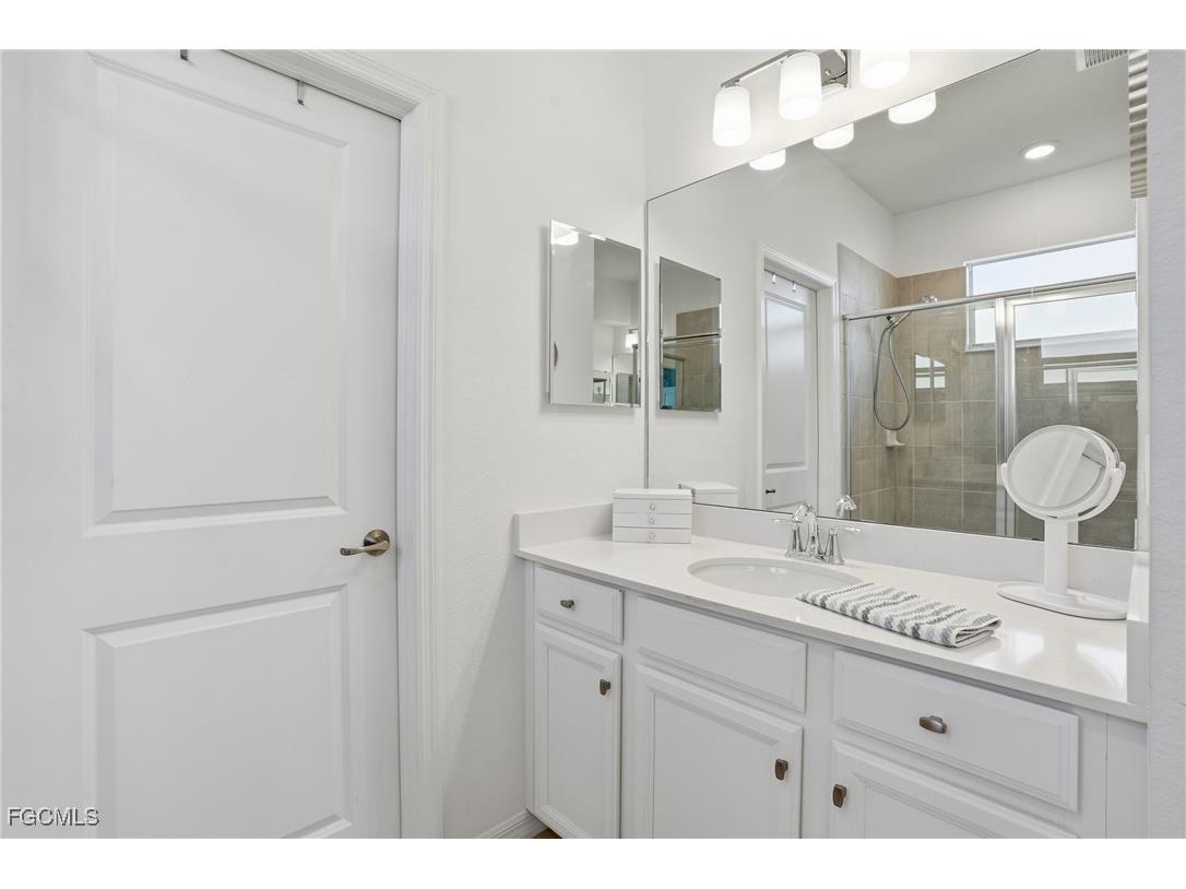 2617 Vine Avenue Naples FL 34120 2025020314 image20