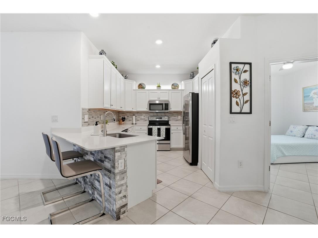 2617 Vine Avenue Naples FL 34120 2025020314 image3