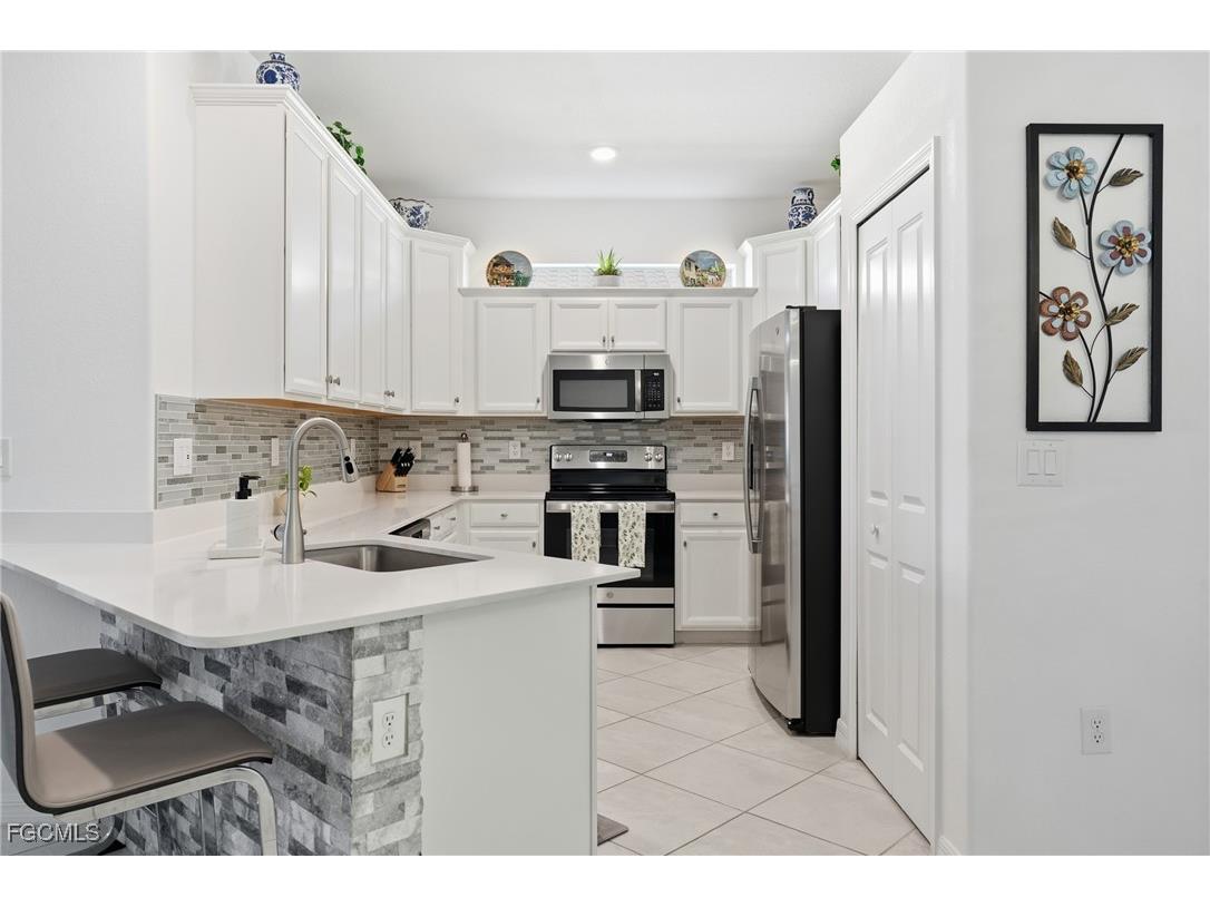 2617 Vine Avenue Naples FL 34120 2025020314 image4