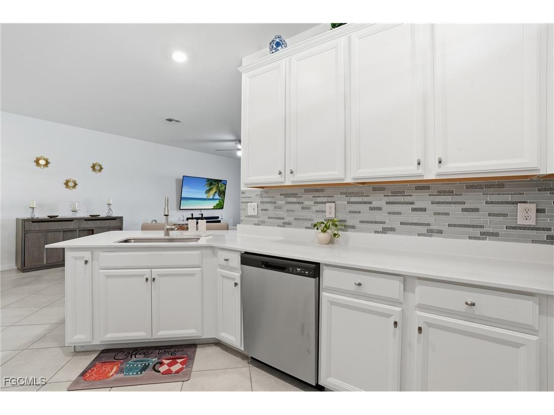 2617 Vine Avenue Naples FL 34120 2025020314 image6