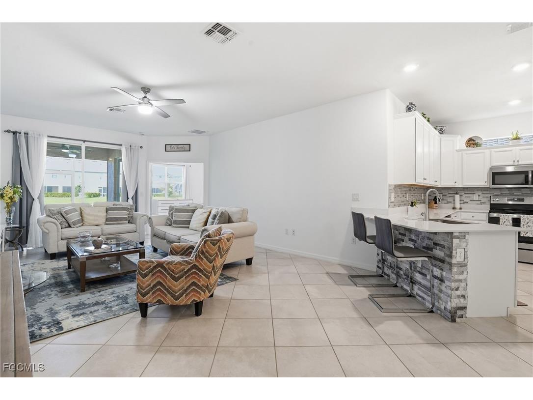 2617 Vine Avenue Naples FL 34120 2025020314 image8