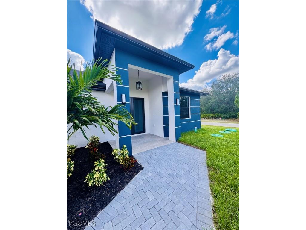2619 44th Street W Lehigh Acres FL 33971 2025017403 image1