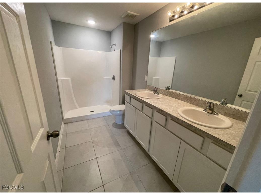 2619 66th Street W Lehigh Acres FL 33971 2025021867 image8