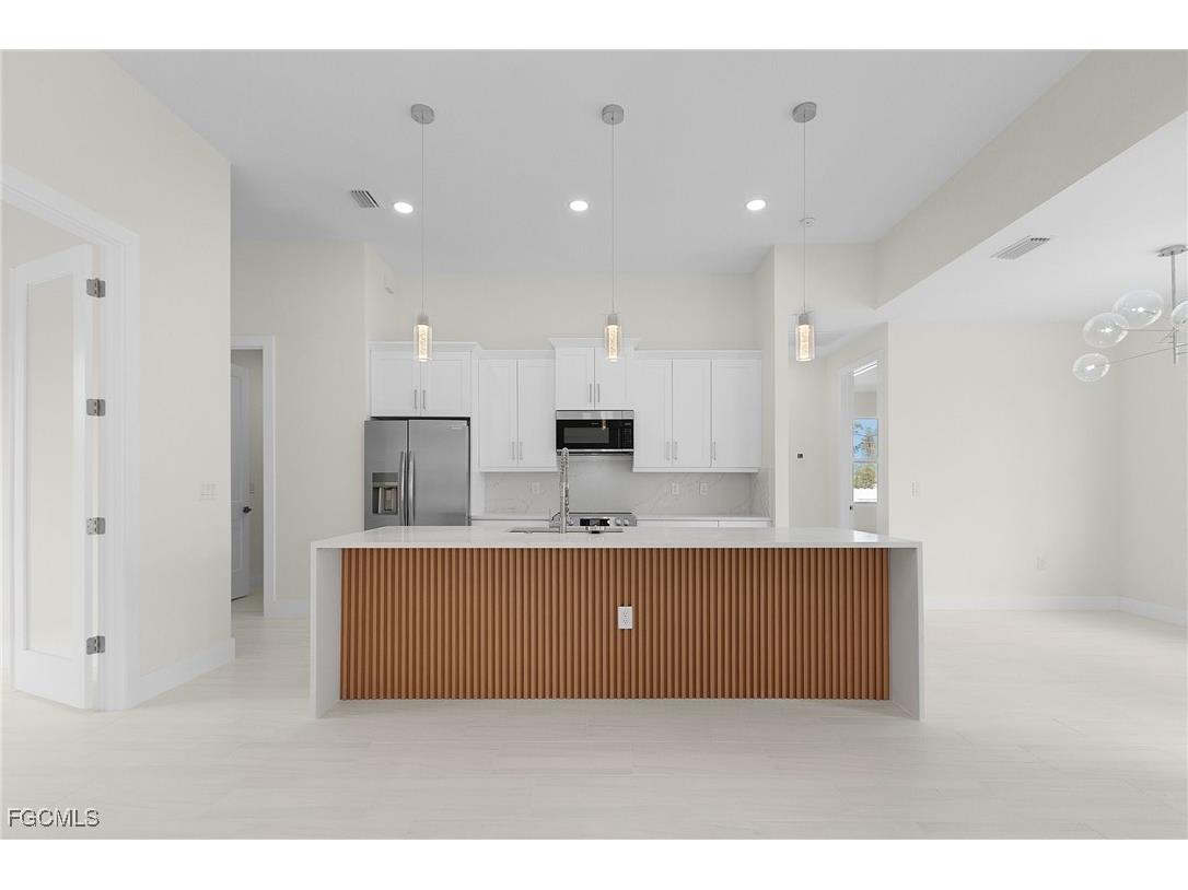 2619 NW 26th Terrace Cape Coral FL 33993 2025019552 image5