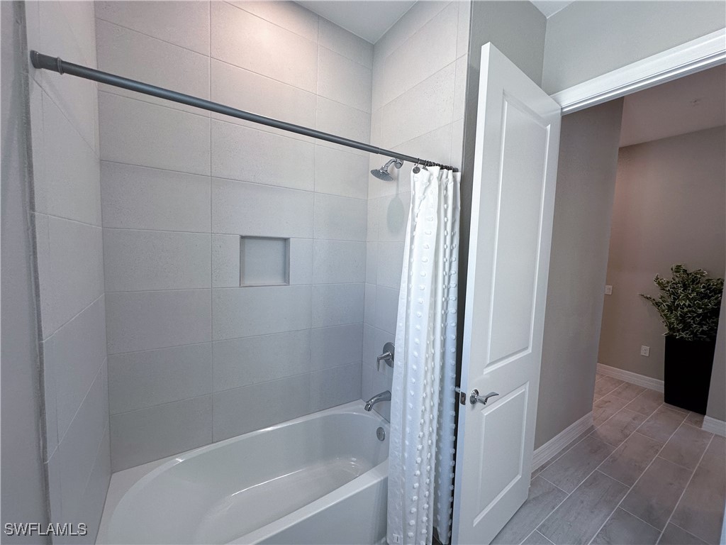 262 Indies Dr #201 Naples FL 34114 225044828 image30