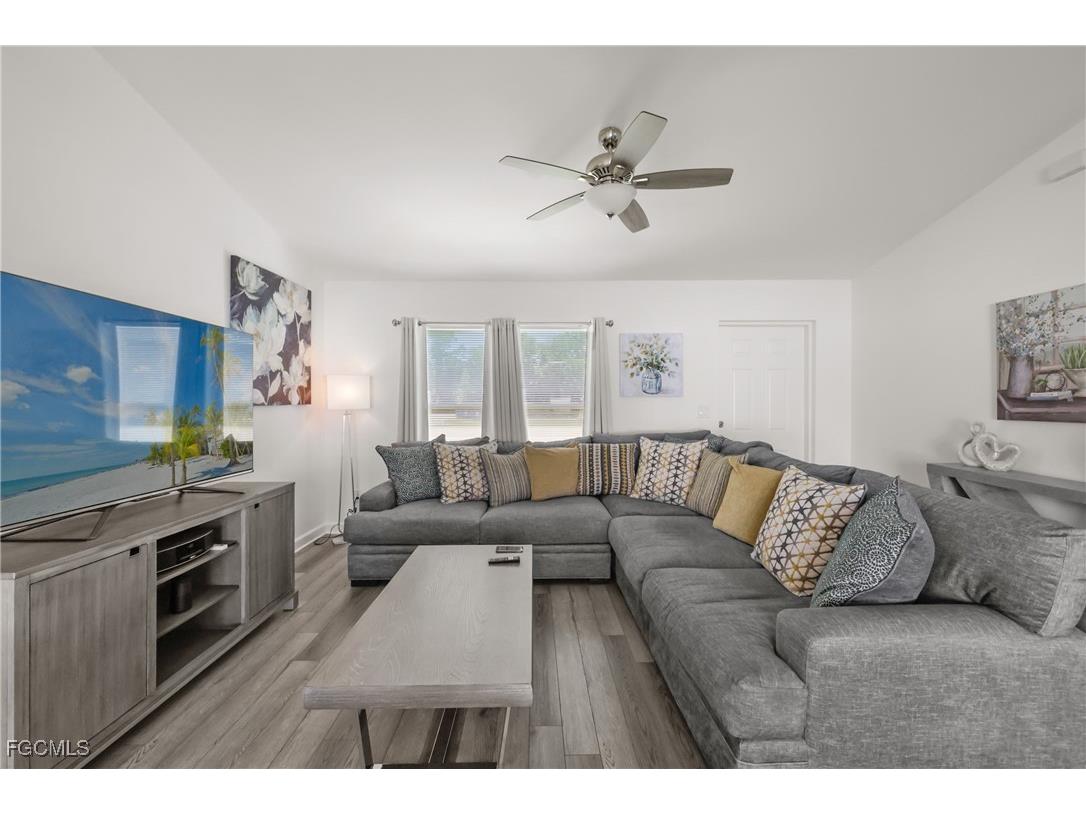 2620 NE 7th Place Cape Coral FL 33909 2025000239 image10