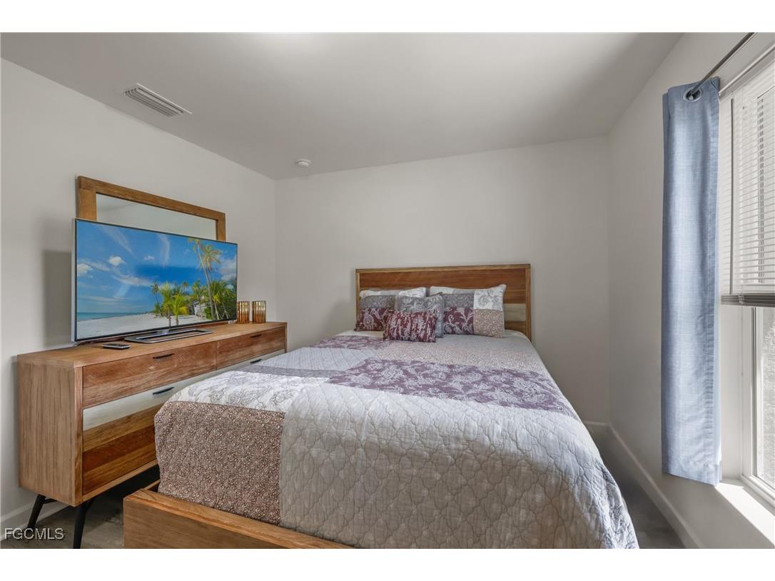 2620 NE 7th Place Cape Coral FL 33909 2025000239 image13