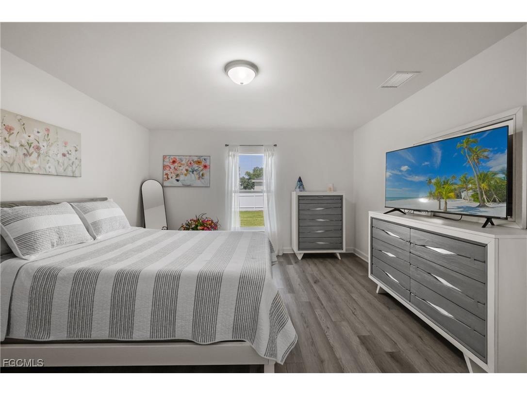 2620 NE 7th Place Cape Coral FL 33909 2025000239 image17