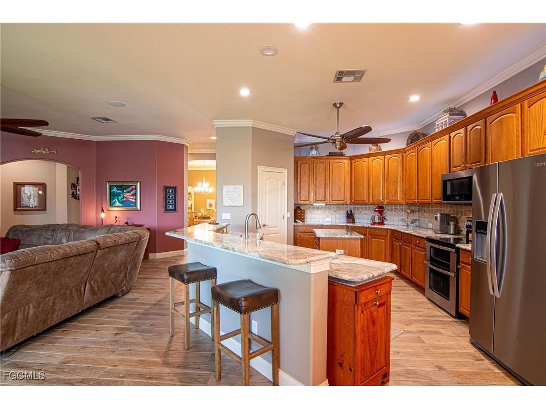 2620 Windwood Place Cape Coral FL 33991 2025009567 image4