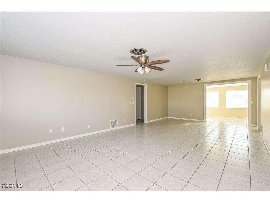 2621 10th Street Englewood FL 34224 2025014386 image3