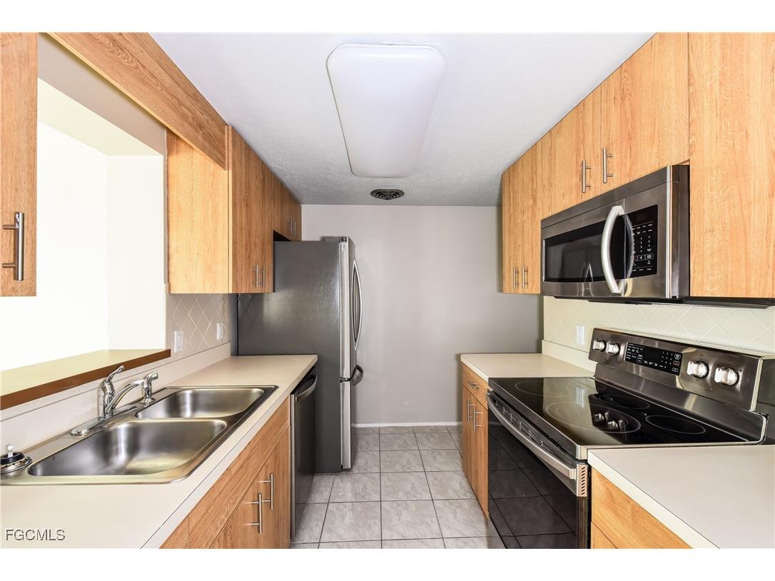 2621 10th Street Englewood FL 34224 2025014386 image5