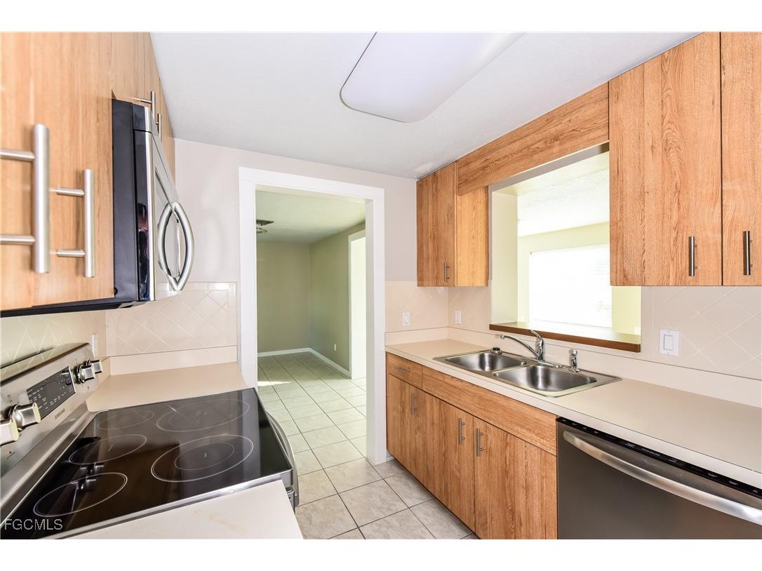 2621 10th Street Englewood FL 34224 2025014386 image6