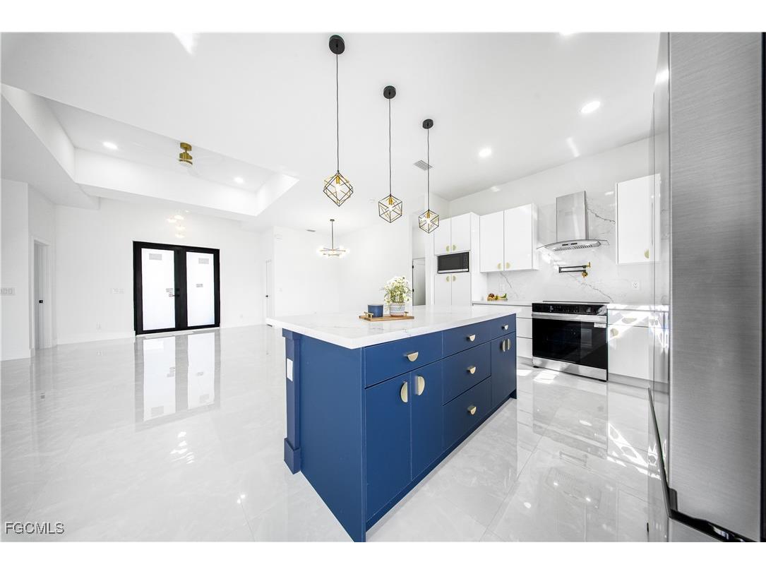 2621 42nd Street W Lehigh Acres FL 33971 2025019612 image7