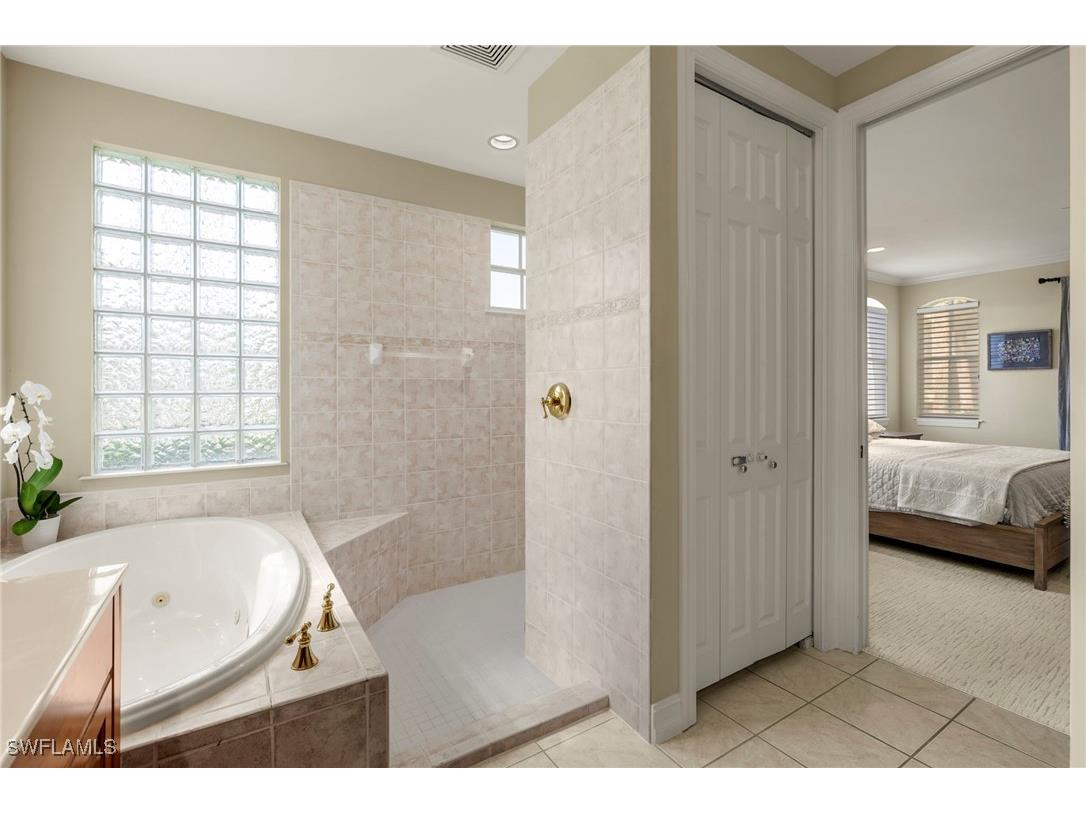 2621 Estrella Court #1601 Naples FL 34109 226005432 image16