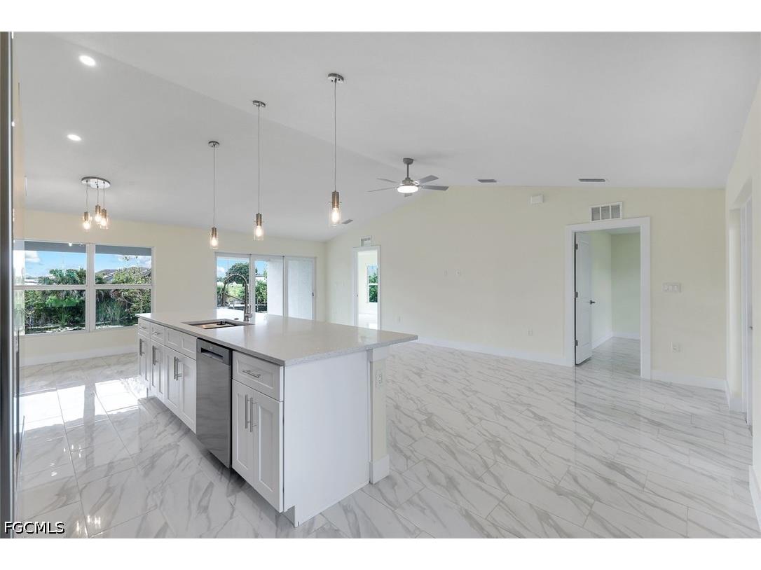2622 NE 1st Place Cape Coral FL 33909 2026028138 image5