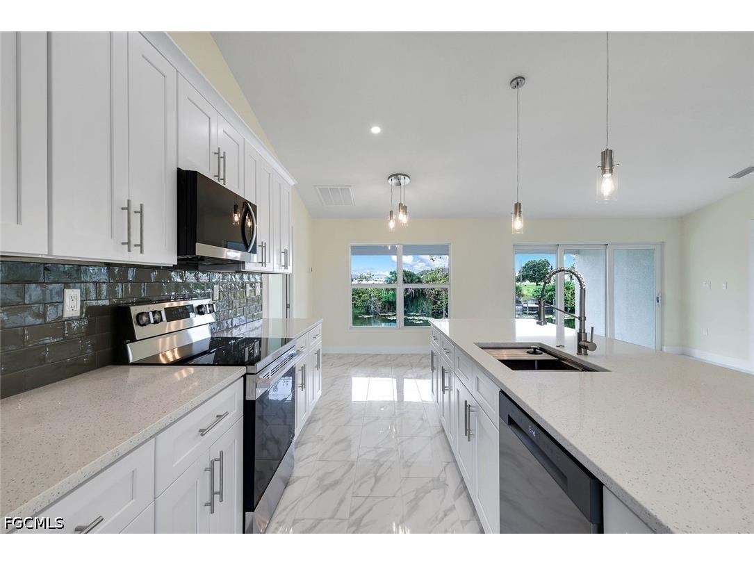 2622 NE 1st Place Cape Coral FL 33909 2026028138 image9