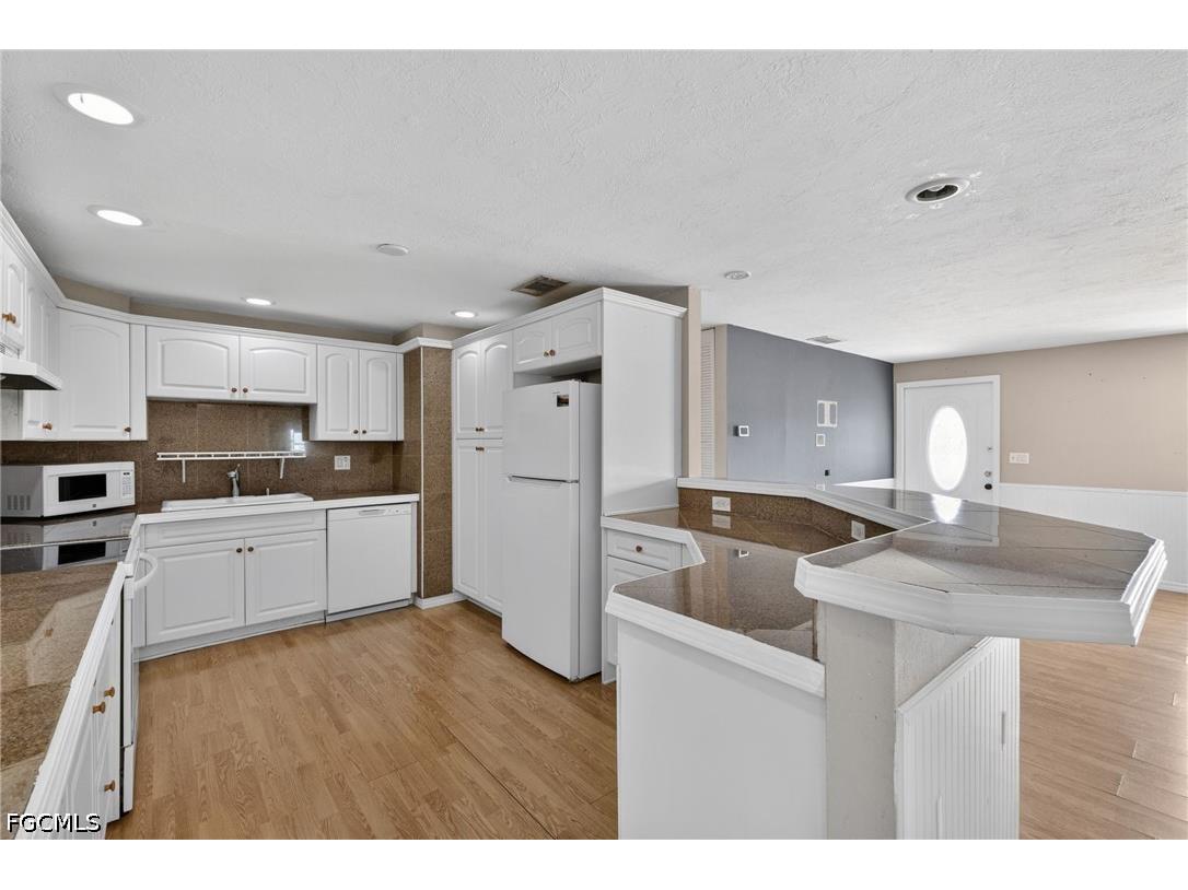 2623 NE 22nd Avenue Cape Coral FL 33909 2026020202 image11