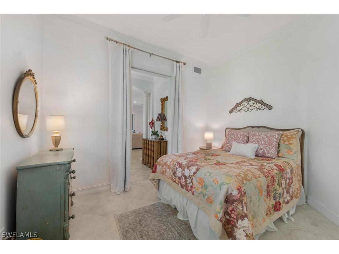2625 Estrella Court #15-1 Naples FL 34109 226009927 image10