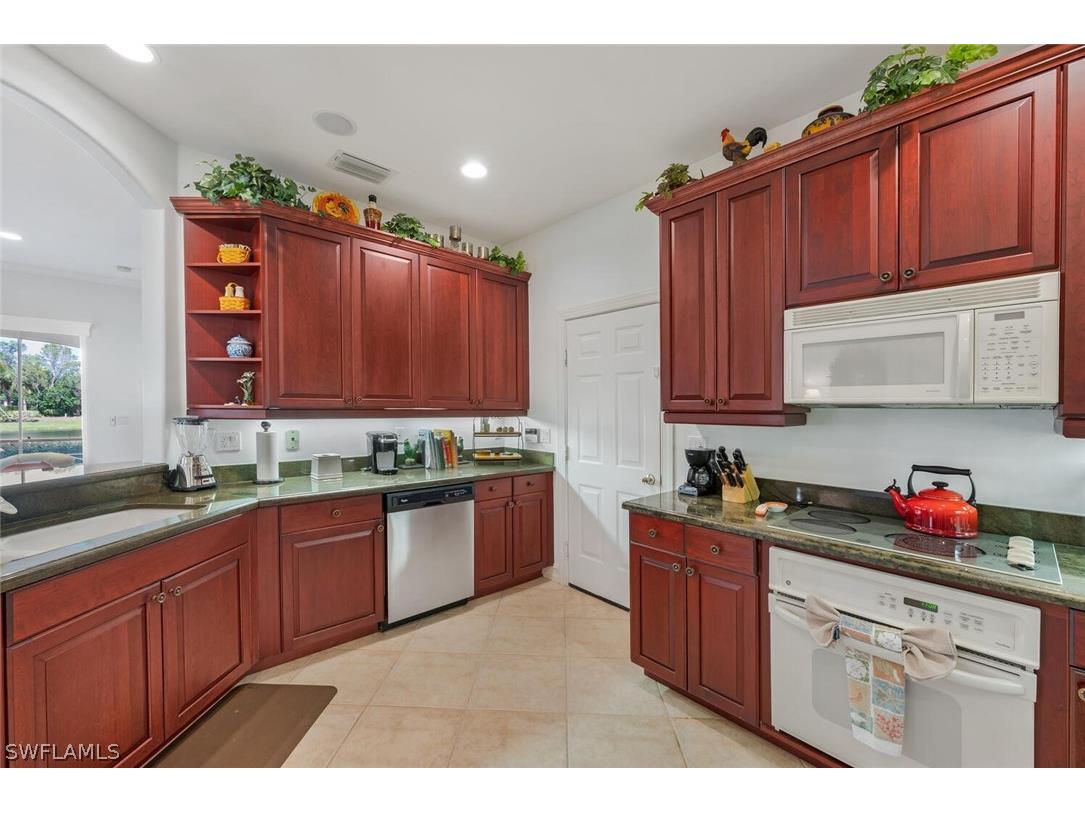 2625 Estrella Court #15-1 Naples FL 34109 226009927 image5