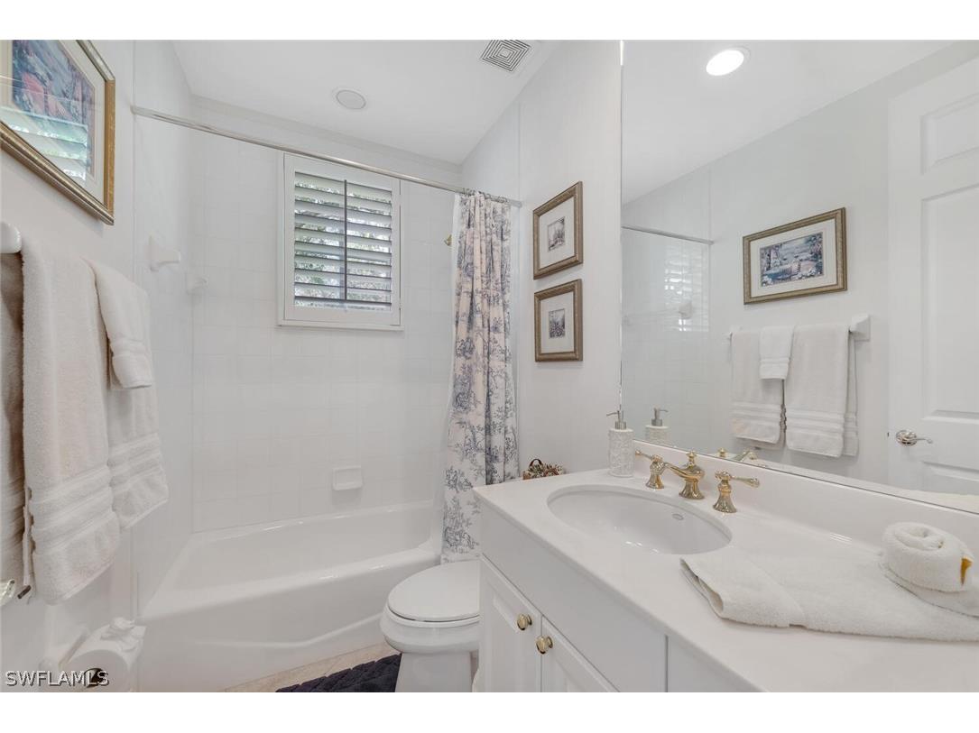 2625 Estrella Court #15-1 Naples FL 34109 226009927 image9