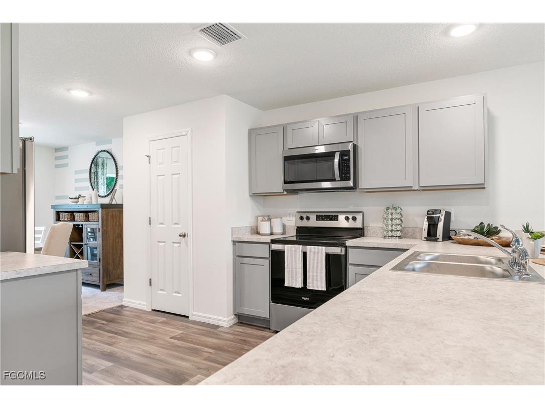 2625 NE 7th Place Cape Coral FL 33909 2025002978 image14