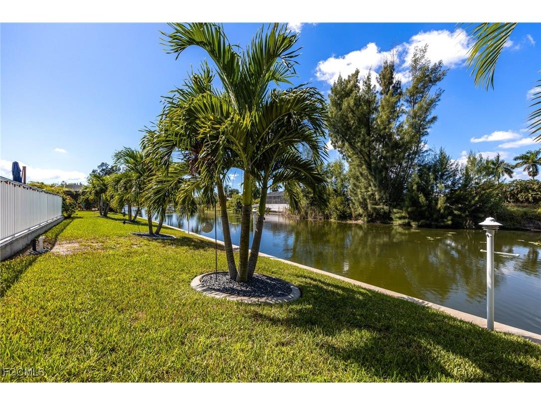 2626 SW 4th Place Cape Coral FL 33914 2026003572 image8