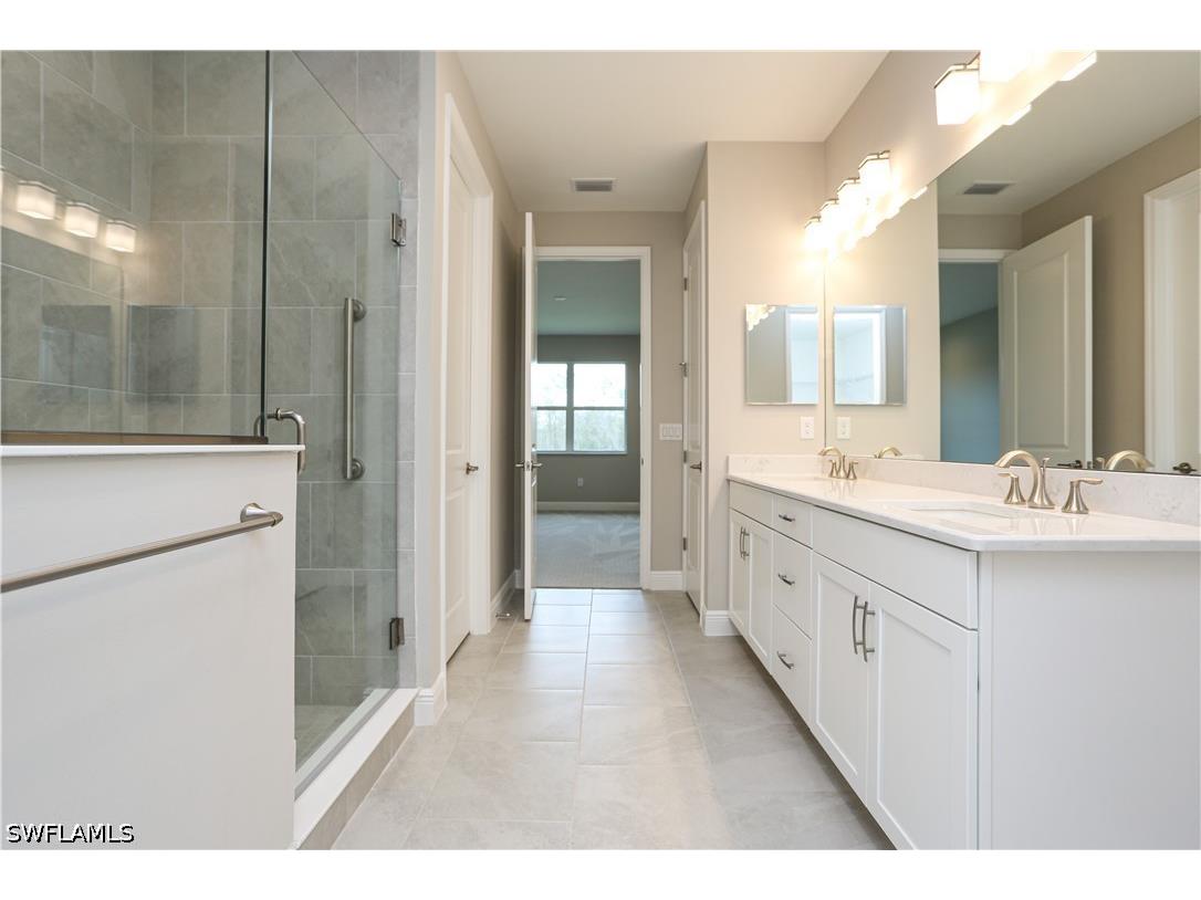 2626 Seychelles Circle #1405 Naples FL 34112 226017703 image28