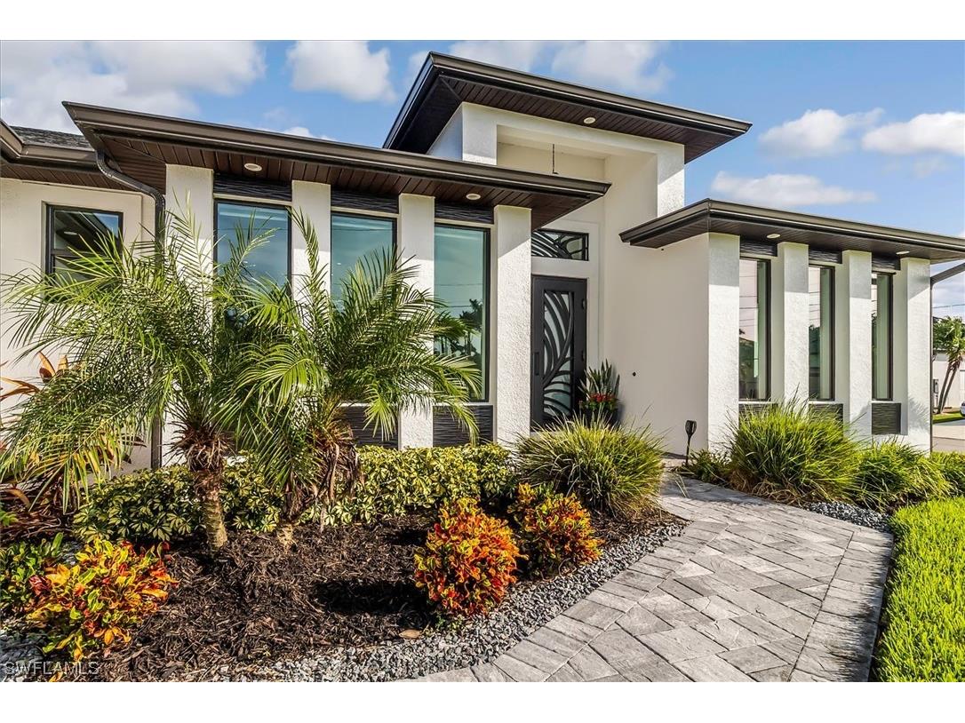 2627 SW 54th Terrace Cape Coral FL 33914 223076599 image1